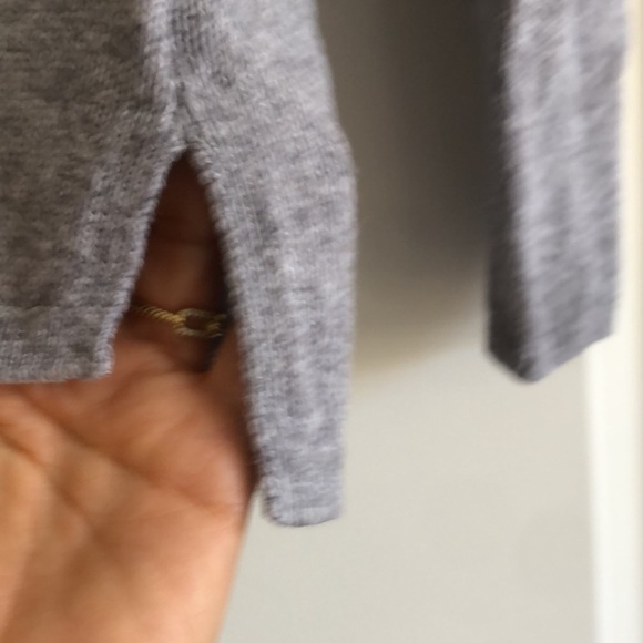 Beautiful Sweater. - Picture 3 of 8